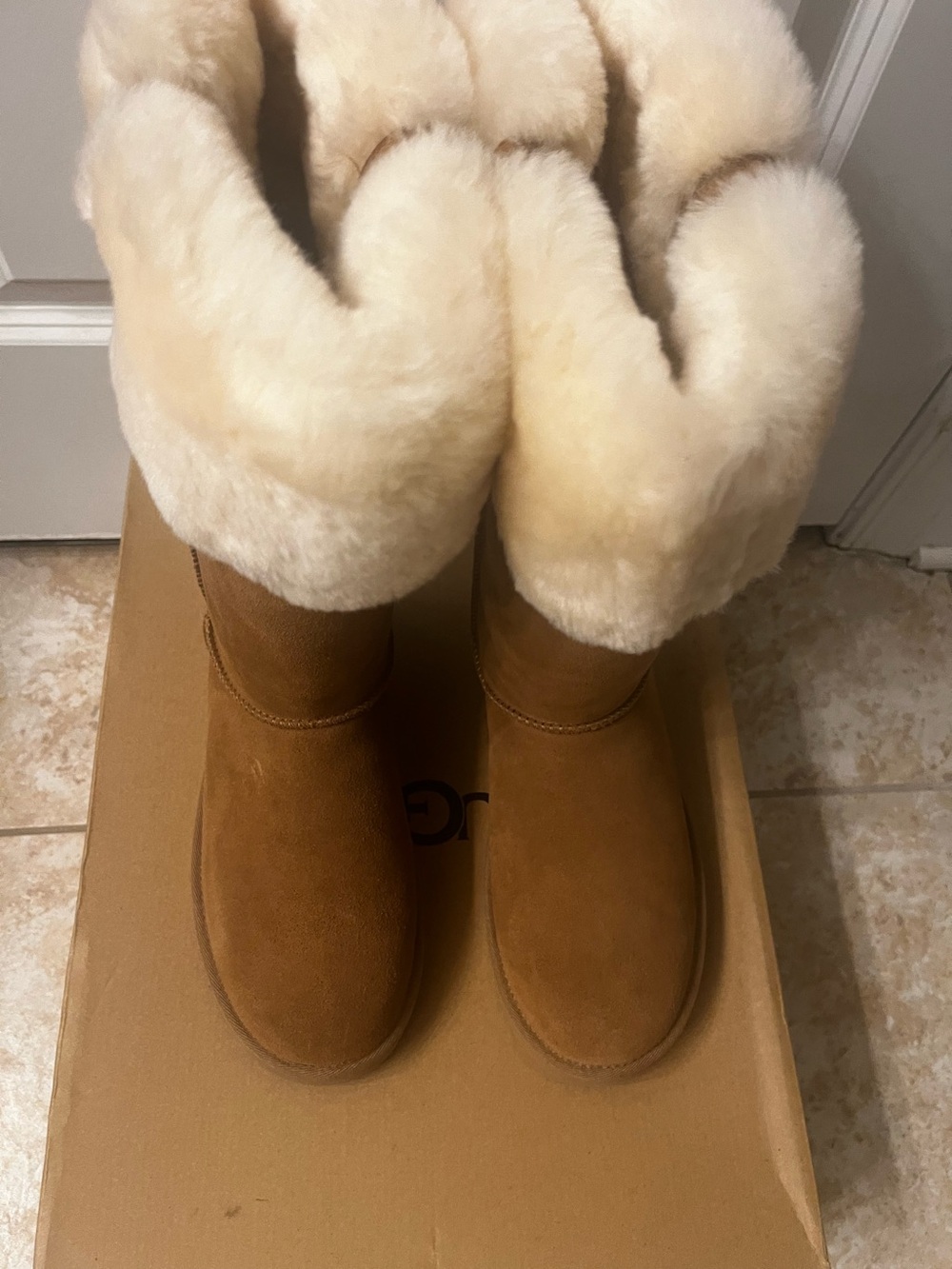 Classic Chestnut Shearling-Lined Women's Winter Boots - Picture 2 of 9